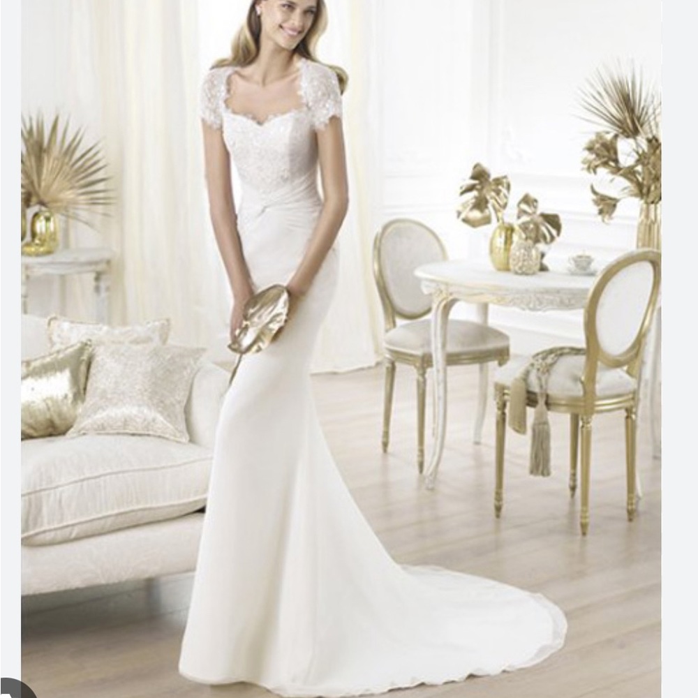 Never worn, 2014 Lamas Pronovias wedding dress in Off White, sz 38 - Picture 1 of 8